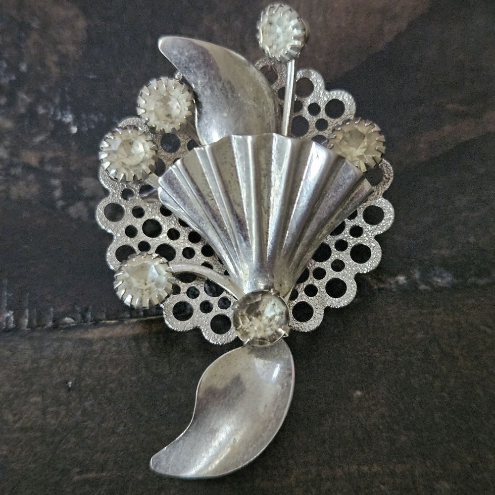 🍿CLEARANCE🍿Vintage Silvertone Depression  Brooch